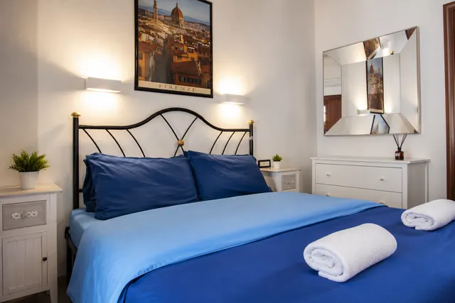 Camera con letto matrimoniale