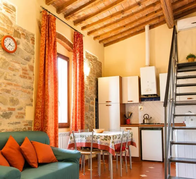 Zona giorno e angolo cucina